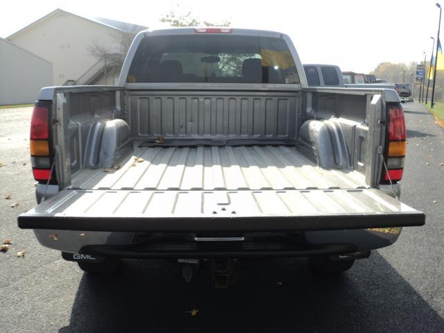 GMC Sierra 2006 photo 2