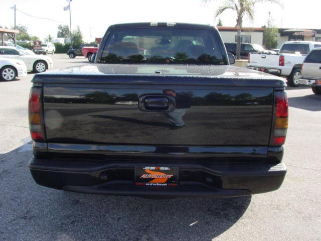 GMC Sierra 2006 photo 2