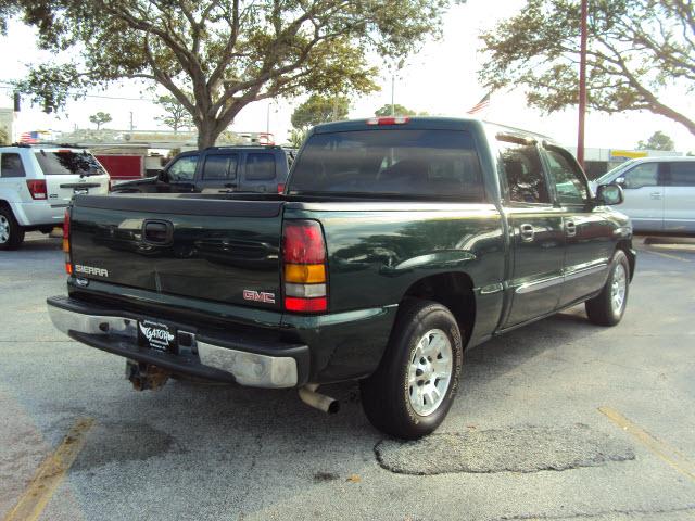 GMC Sierra 2006 photo 2