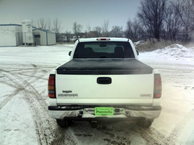 GMC Sierra 2006 photo 2