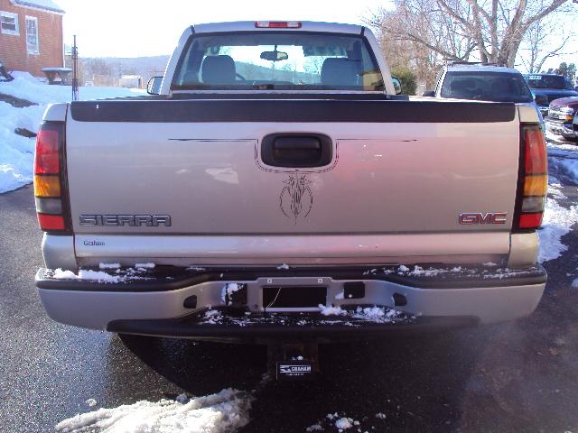 GMC Sierra 2006 photo 2