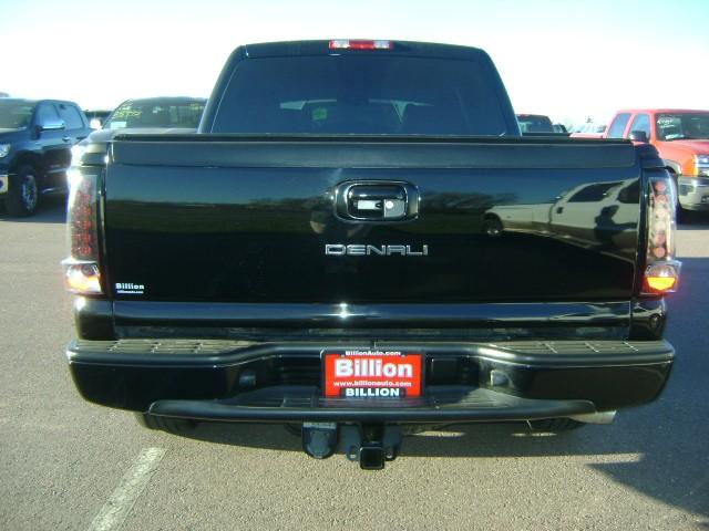 GMC Sierra 2006 photo 2