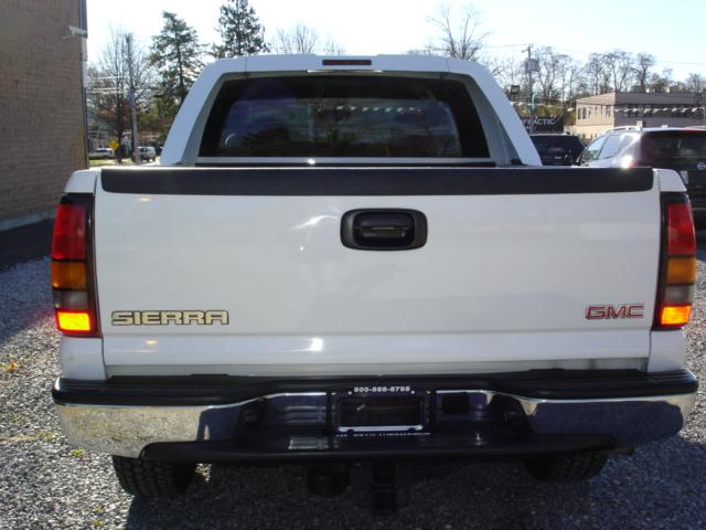 GMC Sierra 2006 photo 2