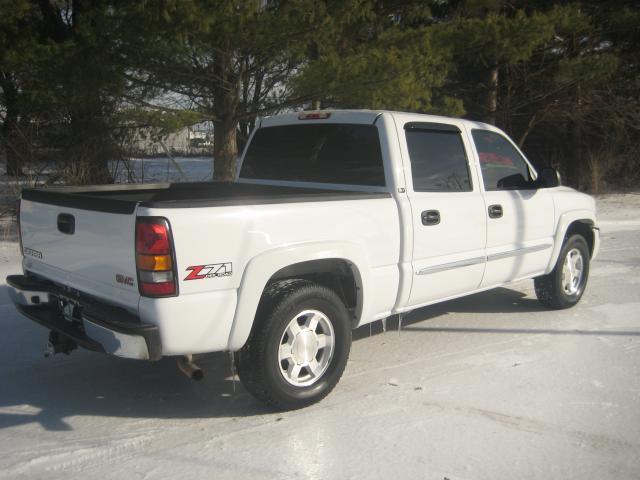 GMC Sierra 2006 photo 2