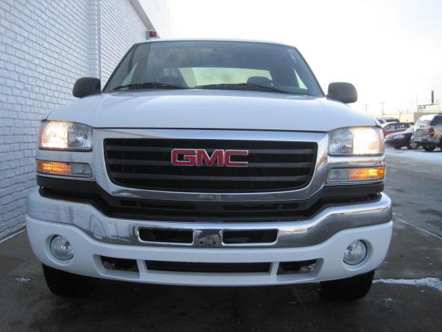 GMC Sierra 2006 photo 2
