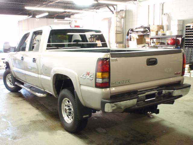 GMC Sierra 2006 photo 2