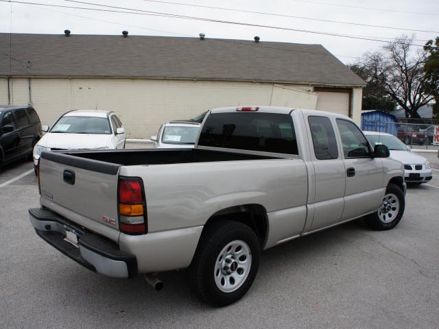 GMC Sierra 2006 photo 2