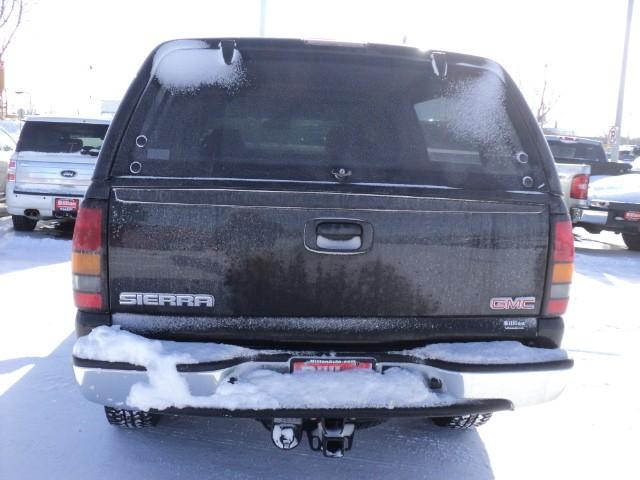 GMC Sierra 2006 photo 2