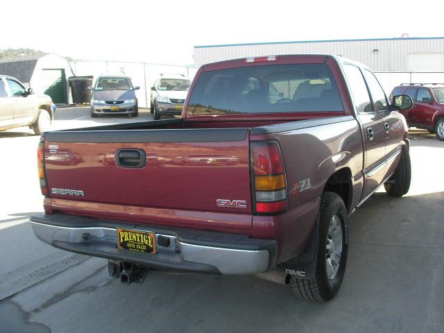 GMC Sierra 2006 photo 2