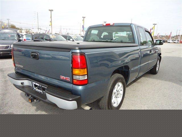 GMC Sierra 2006 photo 2