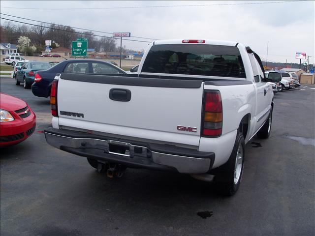 GMC Sierra 2006 photo 2
