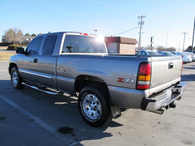 GMC Sierra 2006 photo 2