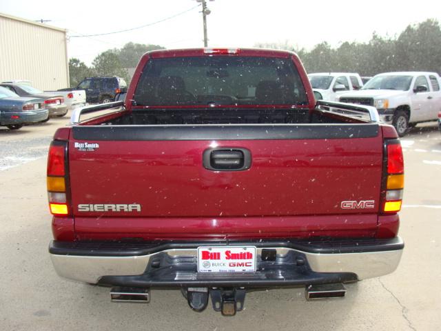 GMC Sierra 2006 photo 2