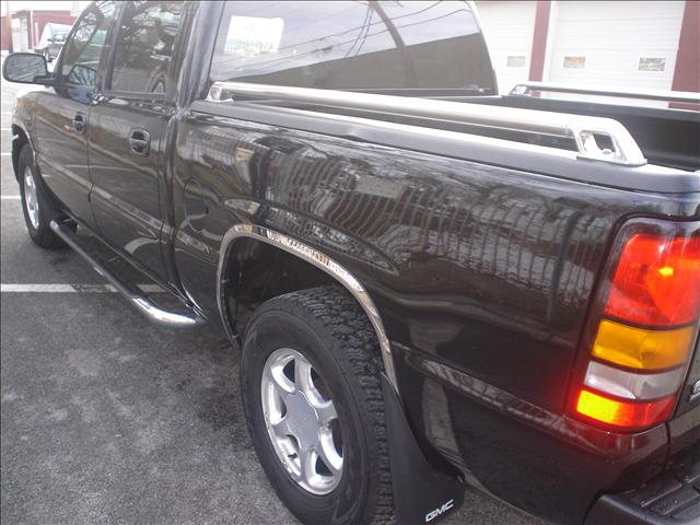 GMC Sierra 2006 photo 2