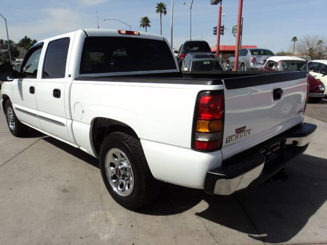 GMC Sierra 2006 photo 2