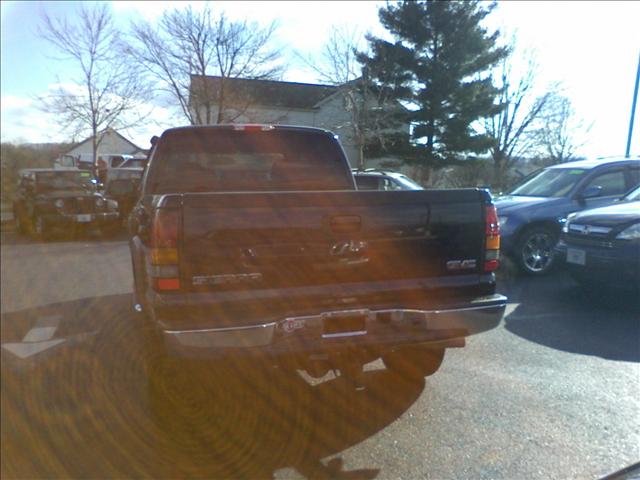 GMC Sierra 2006 photo 2