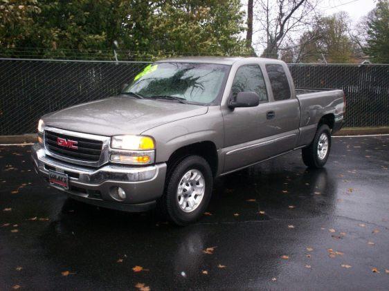 GMC Sierra EX - Clean Carfax Extended Cab Pickup