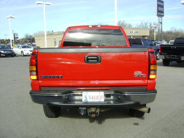 GMC Sierra 2006 photo 2