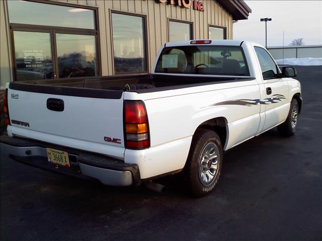 GMC Sierra 2006 photo 2