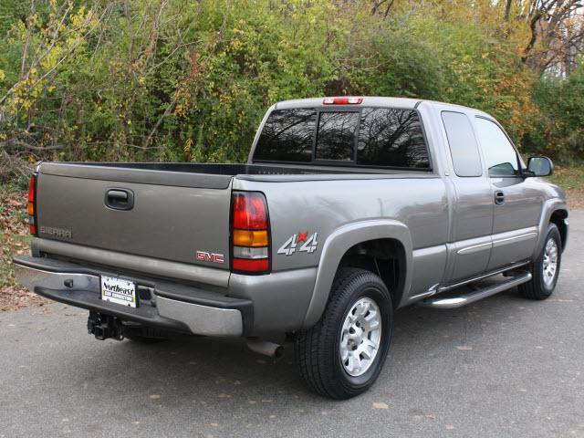 GMC Sierra 2007 photo 2