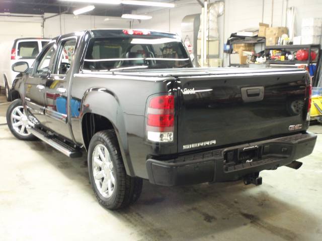 GMC Sierra 2007 photo 2