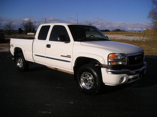 GMC Sierra LS 2WD 4dr SUV Pickup