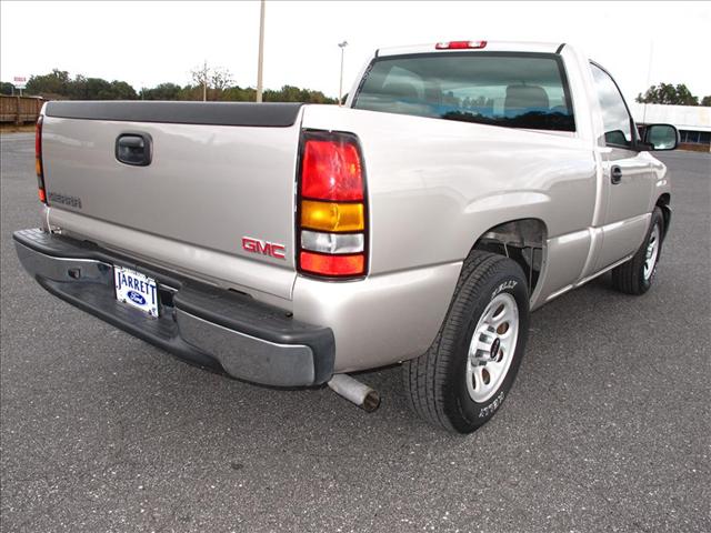 GMC Sierra 2007 photo 2