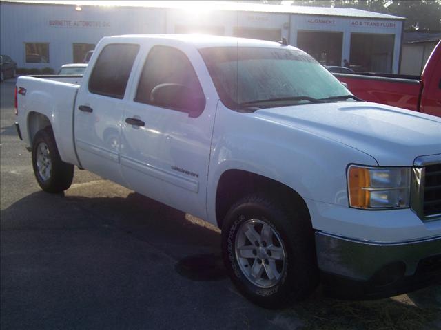 GMC Sierra 2010 photo 1