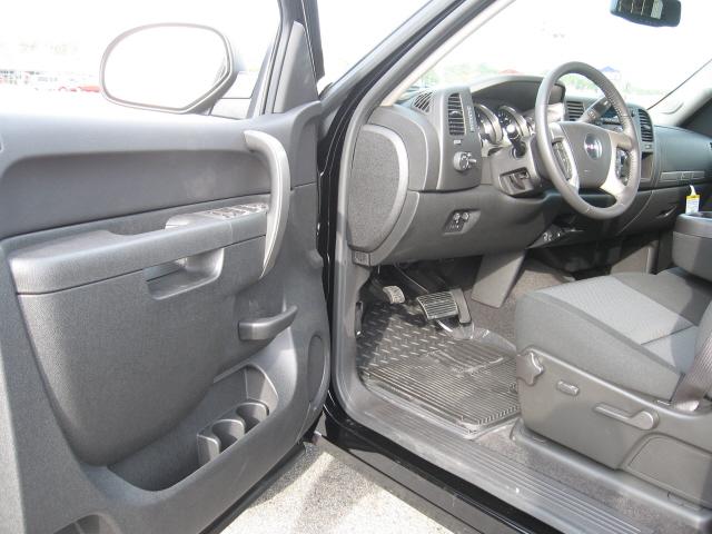 GMC Sierra 2011 photo 2