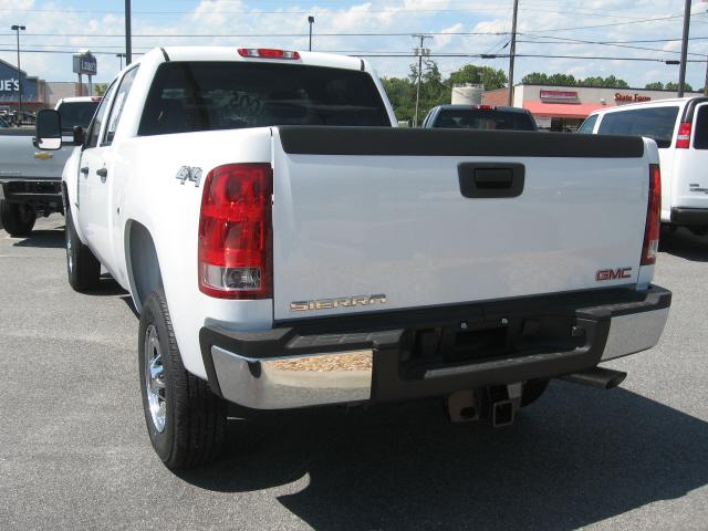 GMC Sierra 2011 photo 2