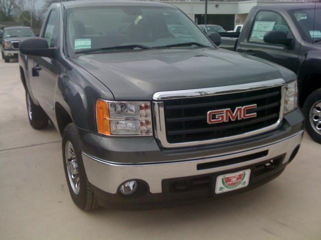 GMC Sierra 2011 photo 1