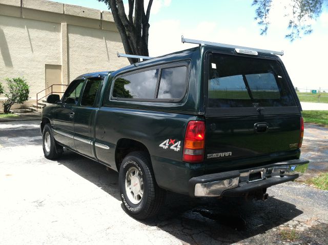 GMC Sierra 1500 Standard 4X4 Hardtop Pickup Truck