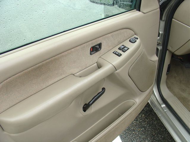 GMC Sierra 1500 Eddie Bauer 4WD V-6 Pickup Truck