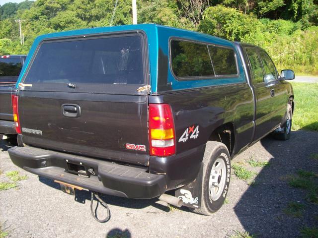 GMC Sierra 1500 V8 R-design Pickup Truck