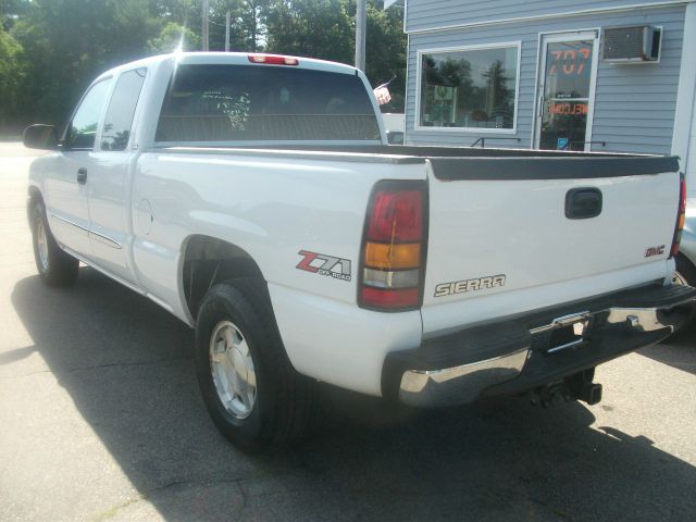 GMC Sierra 1500 2004 photo 2
