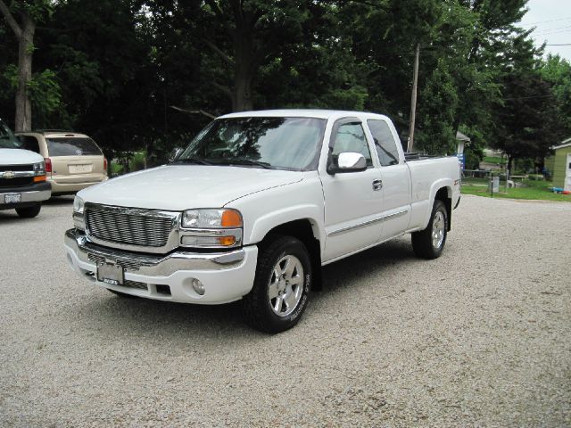 GMC Sierra 1500 Standard 4X4 Hardtop Pickup Truck