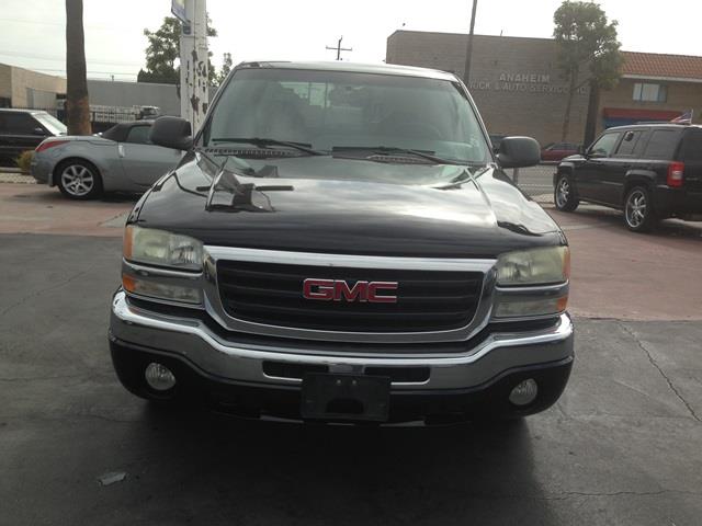 GMC Sierra 1500 2004 photo 2
