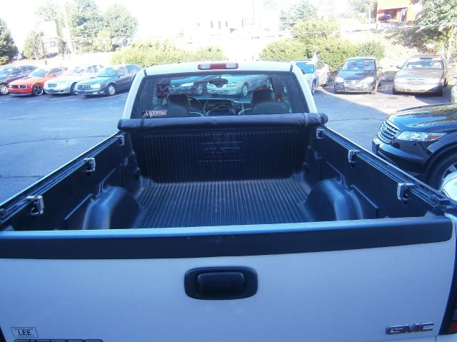 GMC Sierra 1500 2004 photo 4