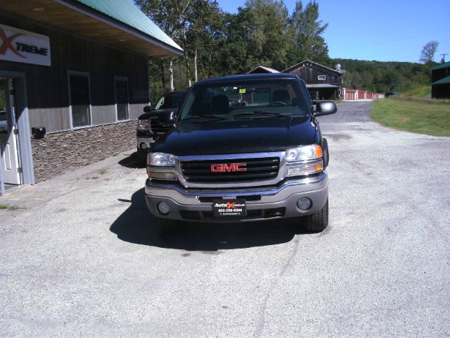 GMC Sierra 1500 2004 photo 2