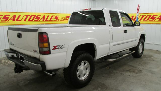 GMC Sierra 1500 2004 photo 2