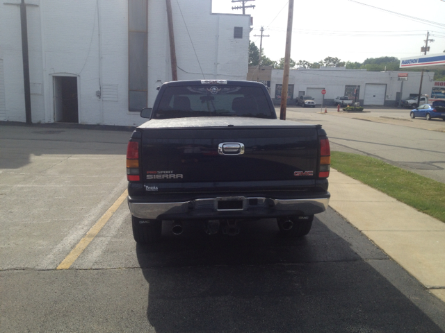 GMC Sierra 1500 Standard 4X4 Hardtop Pickup Truck