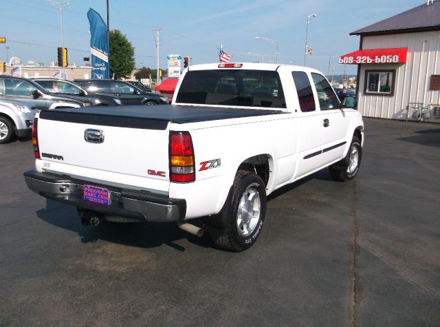 GMC Sierra 1500 Standard 4X4 Hardtop Pickup Truck