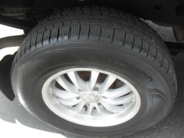 GMC Sierra 1500 4WD 4dr AT Pickup Truck