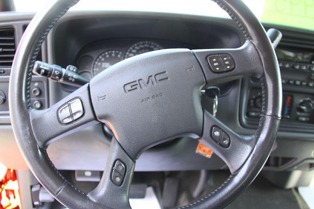 GMC Sierra 1500 Standard 4X4 Hardtop Pickup Truck