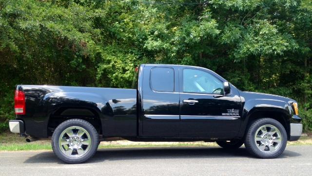 GMC Sierra 1500 2010 photo 2