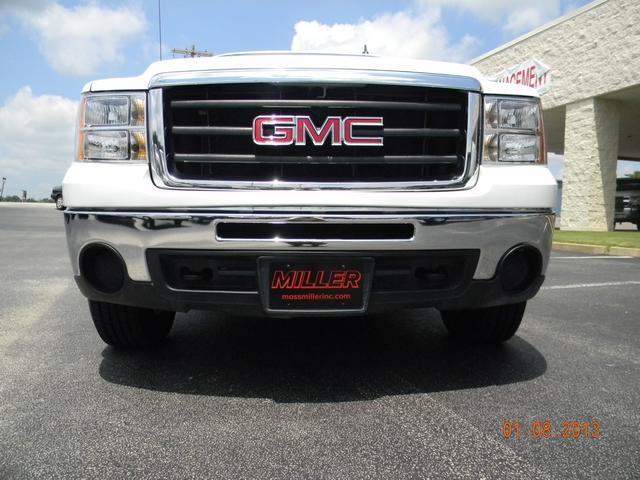 GMC Sierra 1500 2010 photo 2