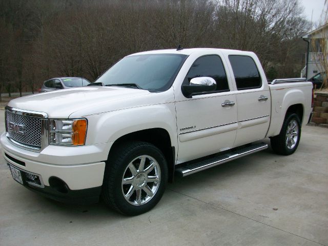 GMC Sierra 1500 2011 photo 1