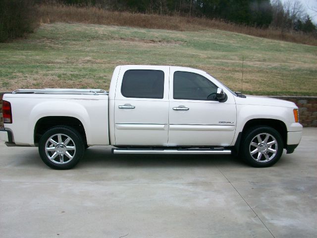 GMC Sierra 1500 2011 photo 2