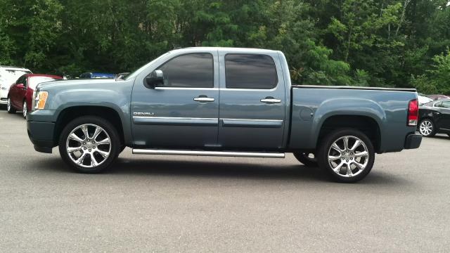 GMC Sierra 1500 2011 photo 2