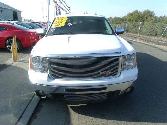 GMC Sierra 1500 2011 photo 2